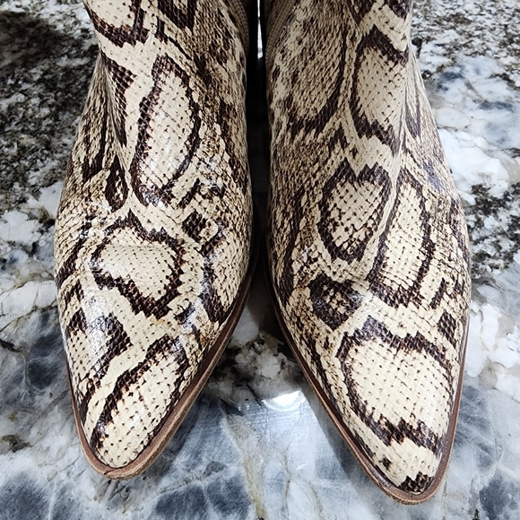 Vince Camuto Beaanna Faux Snakeskin Tall Boot 7M Chunk Heel - Picture 7 of 13